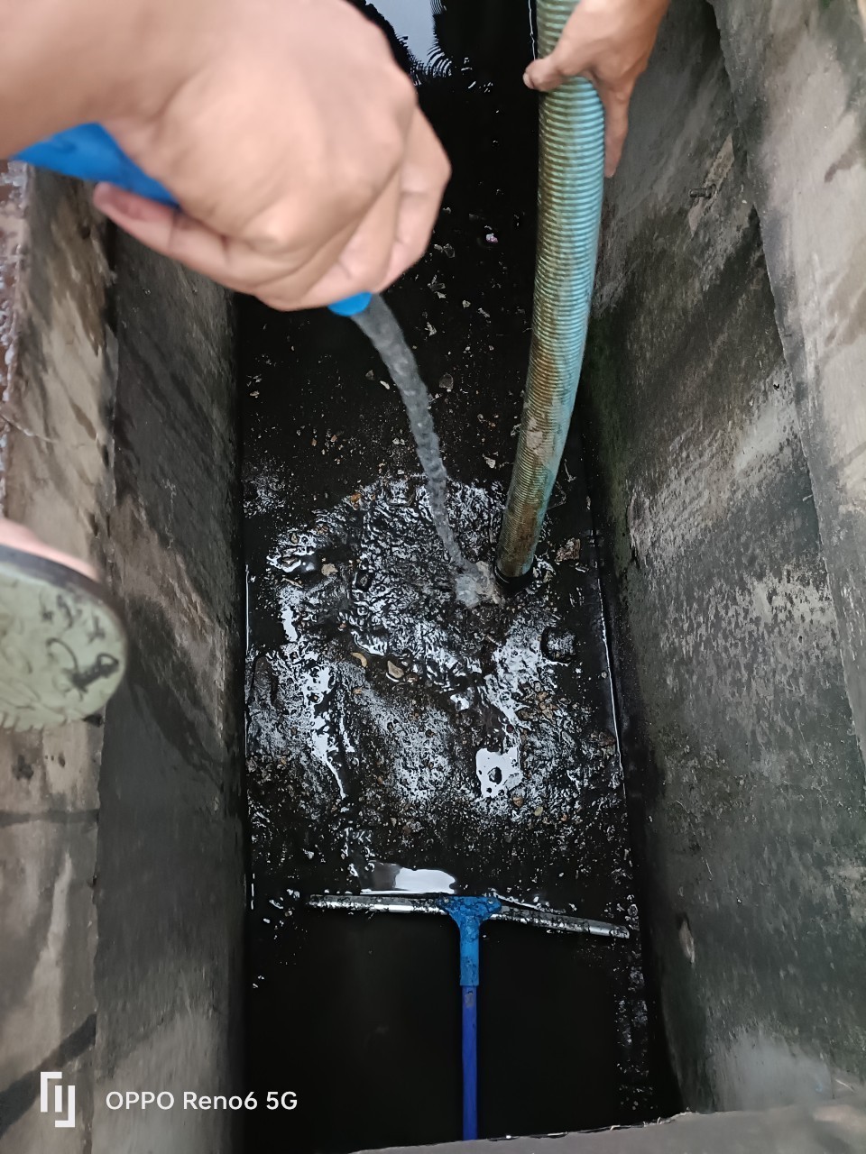 27 - https://บริการดูดส้วมดูดน้ําเสีย.com | บริการดูดส้วม ดูดน้ำเสีย แก้ไขปัญหาส้วมเต็ม ท่อตัน ขุดบ่อ/ถัง บริการบ้าน โรงงาน ร้านอาหาร ทั่วจังหวัด ด้วยรถ 6 ล้อใหญ่ ทีมงานมืออาชีพ ประสบการณ์กว่า 20 ปี ให้บริการในจังหวัดสมุทรสงคราม ราชบุรี กาญจนบุรี